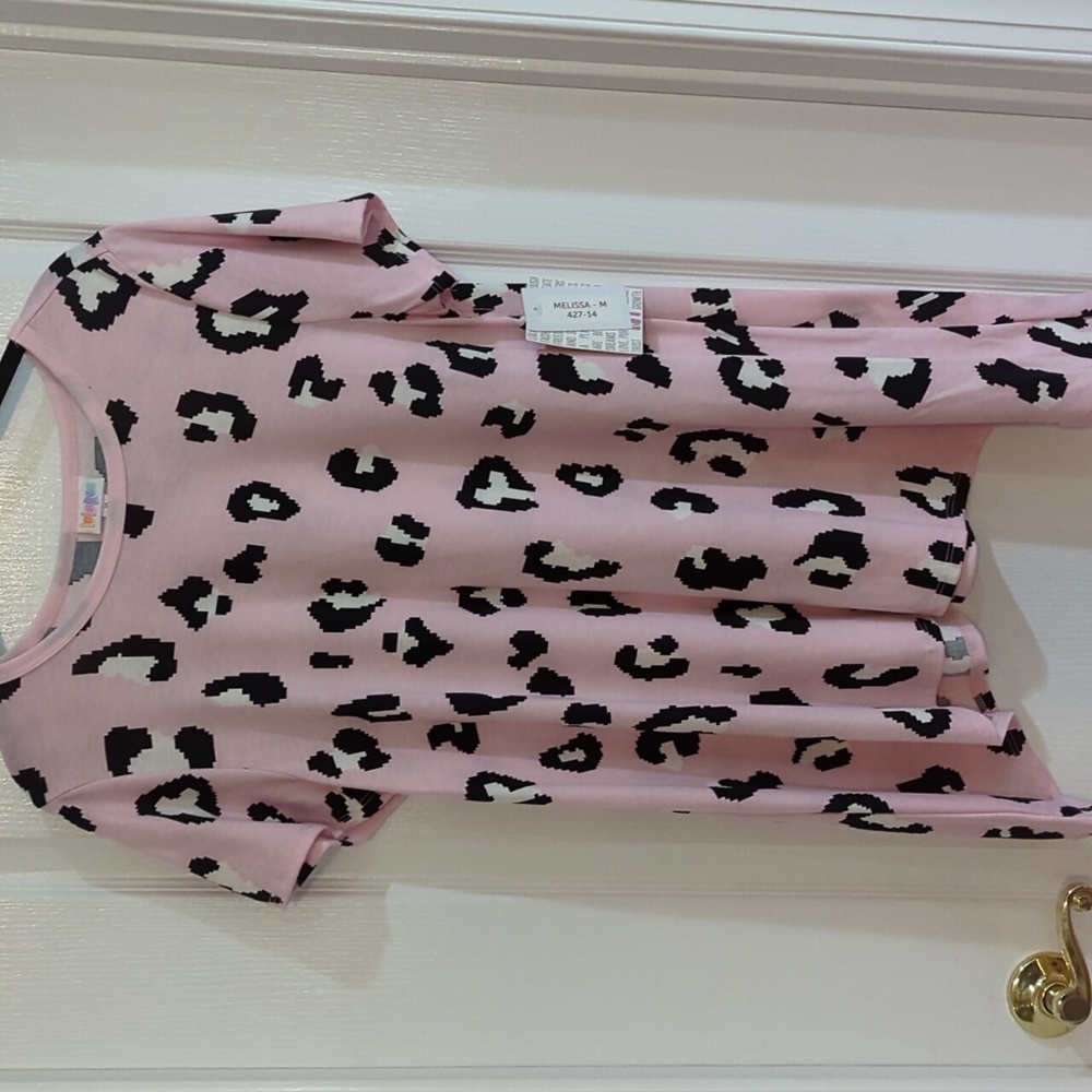 NWT LuLaRoe Melissa Pink Leopard Print  Top Sz M